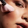 Cheek-Hugging Bronzer Brush 190