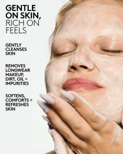 Fenty Skin Total Cleans’r Remove-It-All Cleanser
