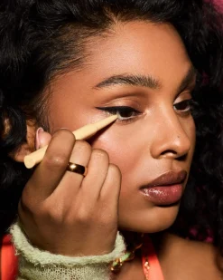 Fine Linez Lash Line-Enhancing Eyeliner