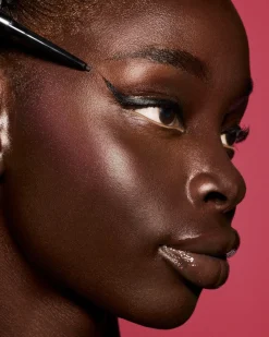Fine Linez Lash Line-Enhancing Eyeliner