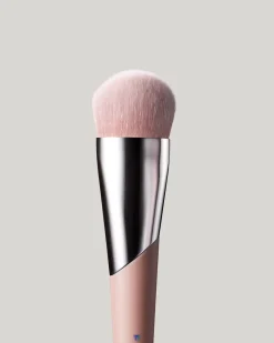 Full-Bodied Foundation Brush 110