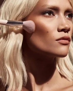 Sculpting Bronzer Brush 195