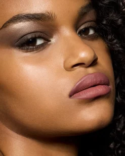 Stunna Lip Paint Longwear Fluid Lip Color