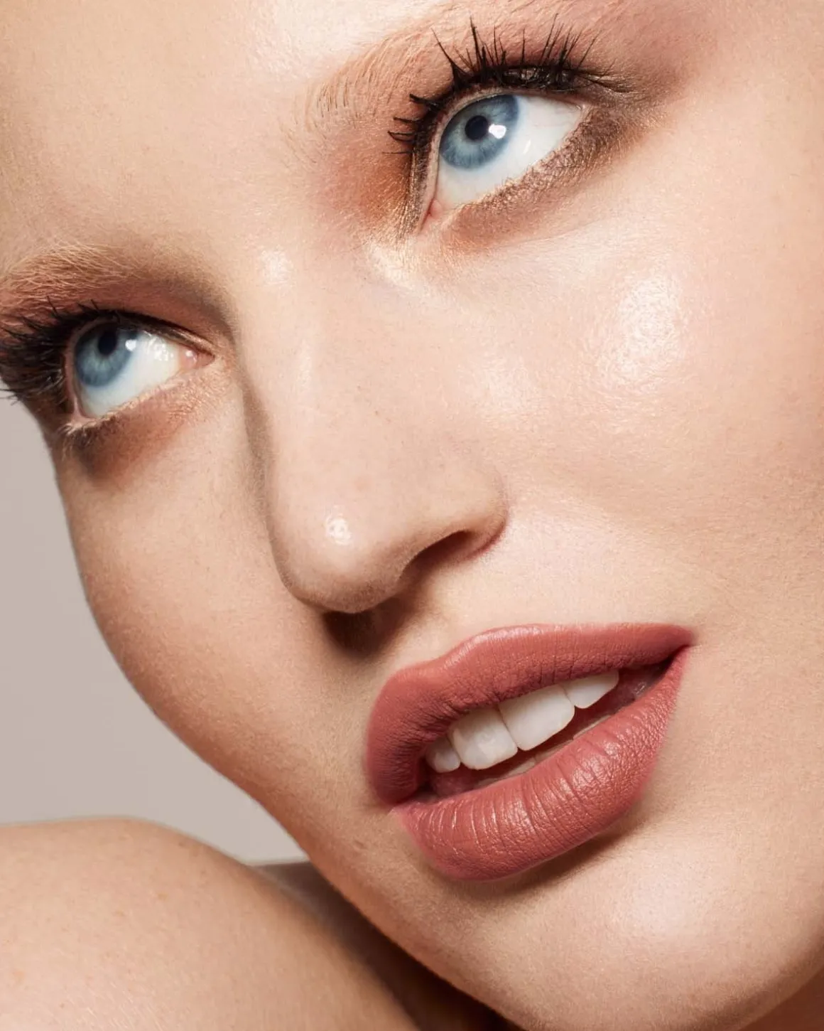 Stunna Lip Paint Longwear Fluid Lip Color
