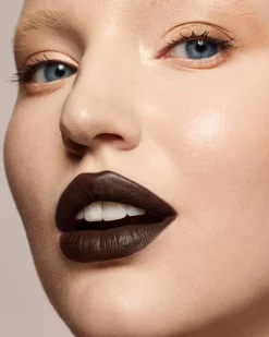 Stunna Lip Paint Longwear Fluid Lip Color